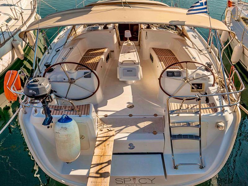 Book yachts online - sailboat - Cyclades 39.3 - Spicy - rent