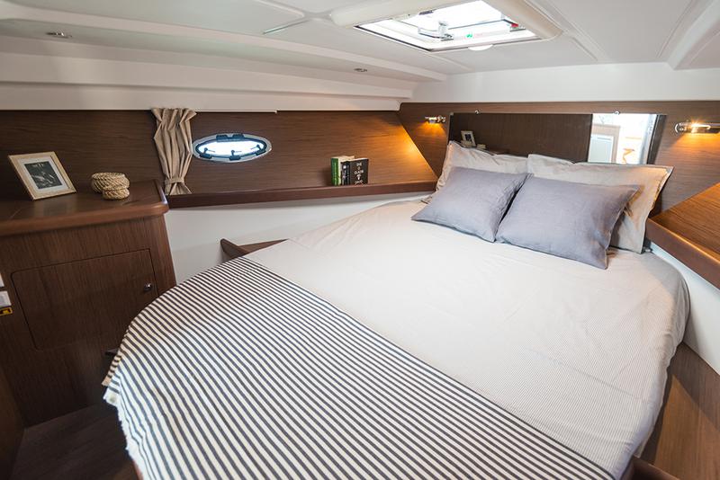 Book yachts online - motorboat - Antares 36 Fly - Setemana - rent