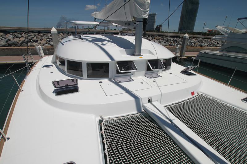 Book yachts online - catamaran - Lagoon 380 S2 - Meridian - rent