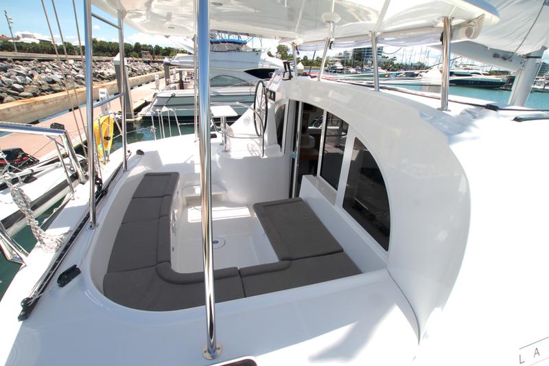 Book yachts online - catamaran - Lagoon 380 S2 - Meridian - rent