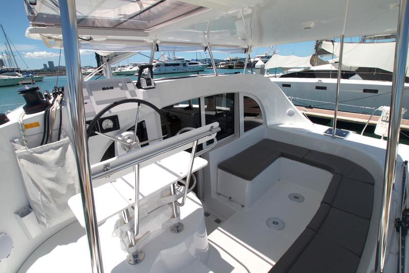 Book yachts online - catamaran - Lagoon 380 S2 - Meridian - rent