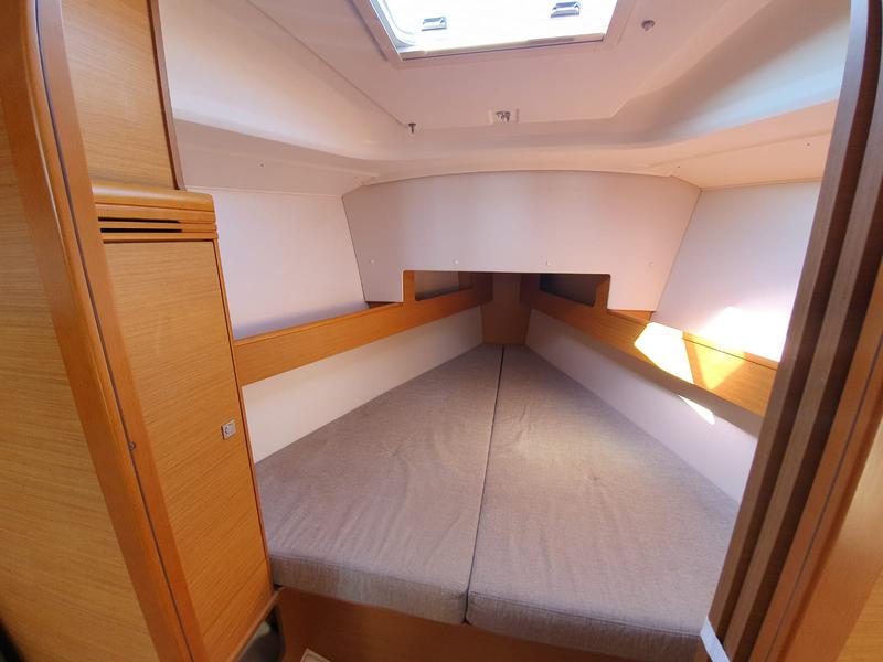 Book yachts online - sailboat - Sun Odyssey 33i - Aqua - rent