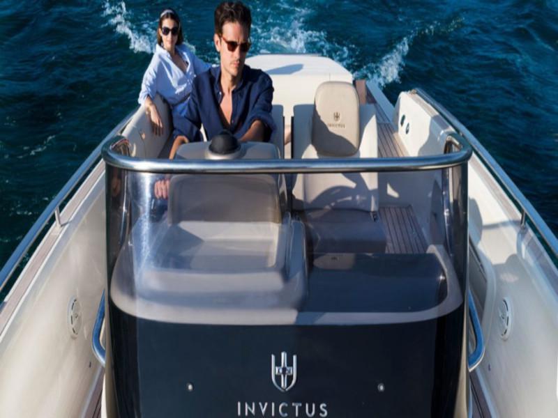 Book yachts online - motorboat - Invictus 280 TT - Invictus 280 TT - rent