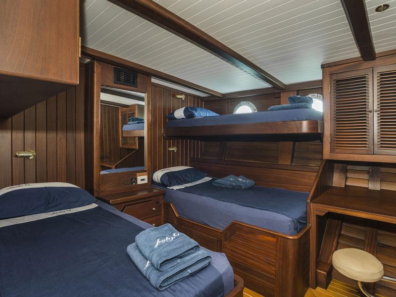 Book yachts online - other - Motor sailer - Lady Q - rent