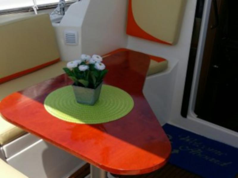 Book yachts online - motorboat - Balt 818 Titanium - Valentina - rent