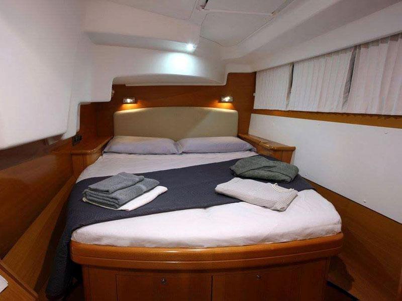 Book yachts online - catamaran - Lagoon 440 - Freedom 3 - rent