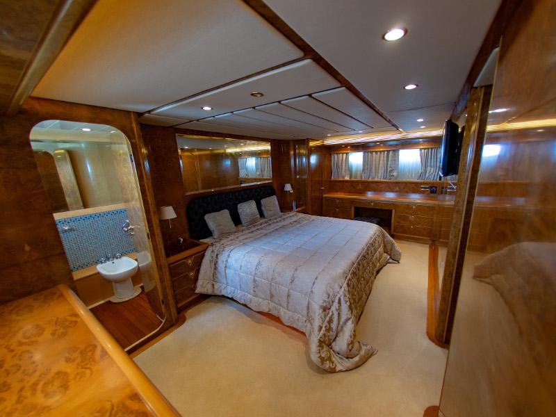 Book yachts online - motorboat - Posillipo Technema 82 - Say Yes - rent