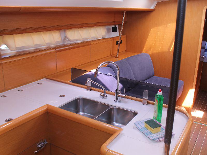 Book yachts online - sailboat - Jeanneau 53 - Madeleine - rent