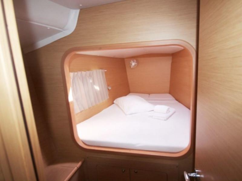 Book yachts online - catamaran - Lagoon 380 - Isaphil - rent
