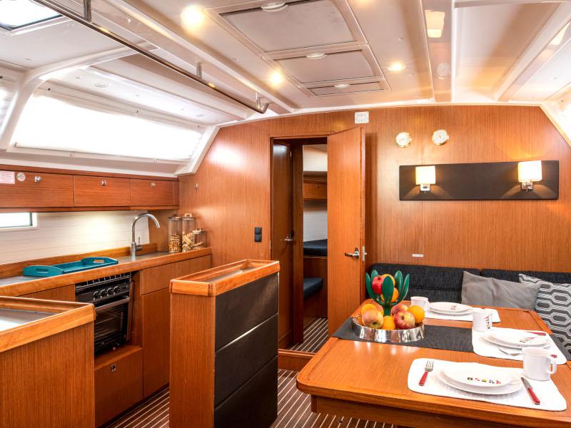 Book yachts online - sailboat - Bavaria Cruiser 46 - Titan - rent