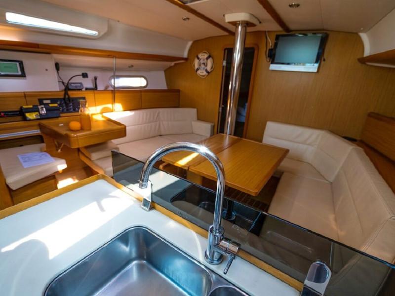 Book yachts online - sailboat - Sun Odyssey 42 i - Deneb - rent
