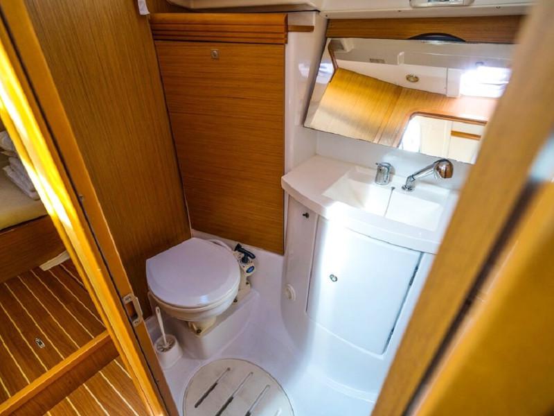 Book yachts online - sailboat - Sun Odyssey 42 i - Deneb - rent