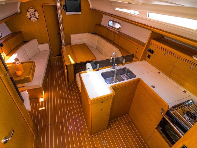 Book yachts online - sailboat - Sun Odyssey 42 i - Deneb - rent