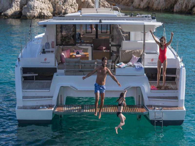 Book yachts online - catamaran - Fountaine Pajot Astréa 42 - Orestes- A/C &amp; Watermaker &amp; Generator- 4+2 Cabins/4 Heads - rent