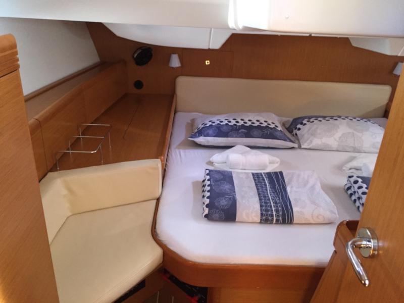 Book yachts online - sailboat - Sun Odyssey 42 DS - My Dream - rent
