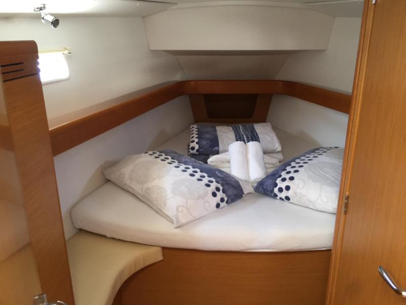 Book yachts online - sailboat - Sun Odyssey 42 DS - My Dream - rent