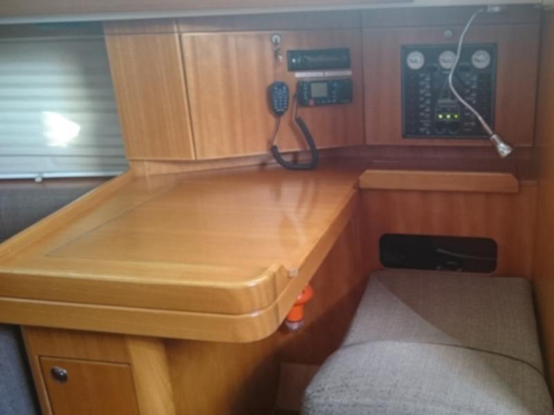 Book yachts online - sailboat - Elan 434 - Moana - rent