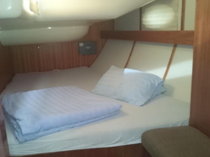 Book yachts online - sailboat - Elan 434 - Moana - rent