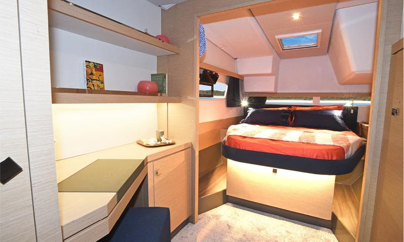 Book yachts online - catamaran - Lucia 40 - Space - rent