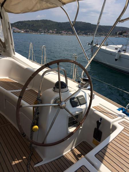 Book yachts online - sailboat - Beneteau Oceanis 50 - Luna M - rent