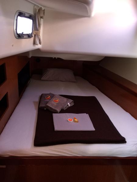 Book yachts online - sailboat - Beneteau Oceanis 50 - Luna M - rent