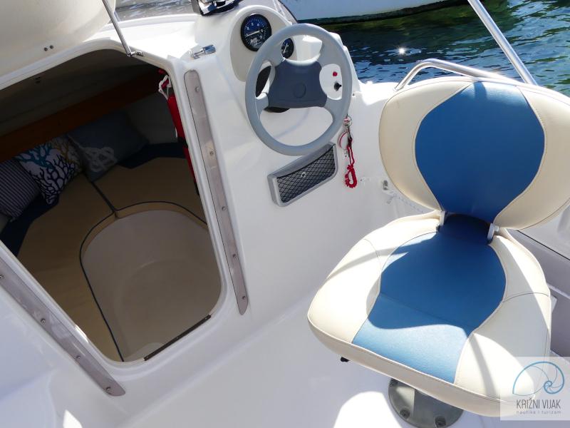 Book yachts online - motorboat - Passport 430 cabin - no name - rent