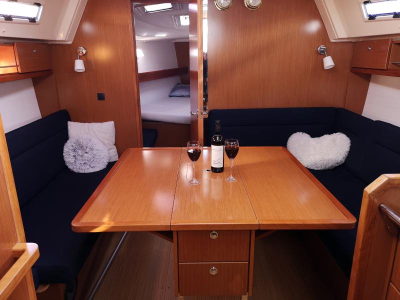 Book yachts online - sailboat - Bavaria 36 - Tamra - rent