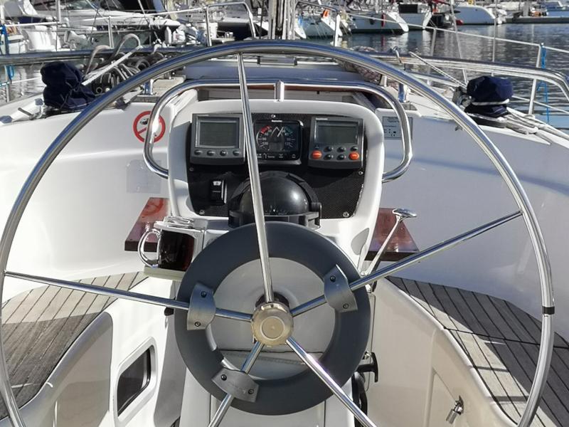 Book yachts online - sailboat - Bavaria 32 - Andromeda - rent