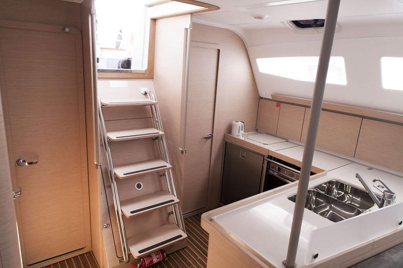 Book yachts online - sailboat - Elan 45 Impression - IBISS - rent