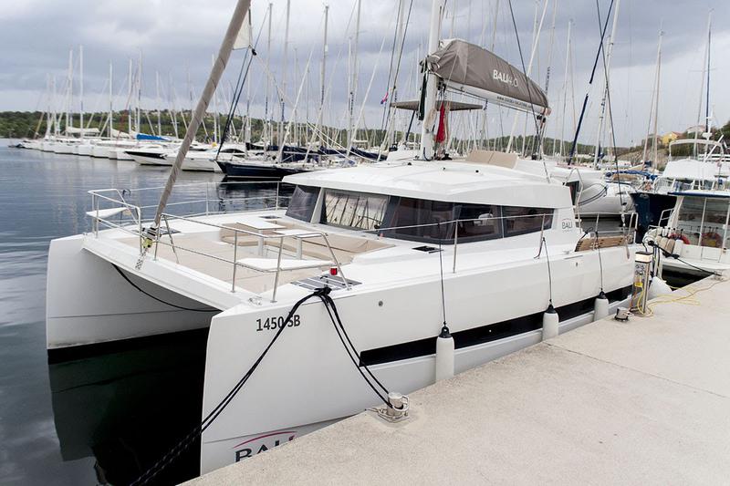 Book yachts online - catamaran - Bali 4.0 - ODYSSEY - rent