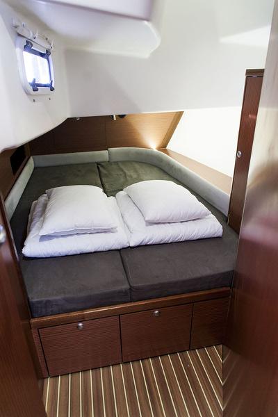 Book yachts online - sailboat - Delphia 47-4 - TEAM ADVENTURE - rent