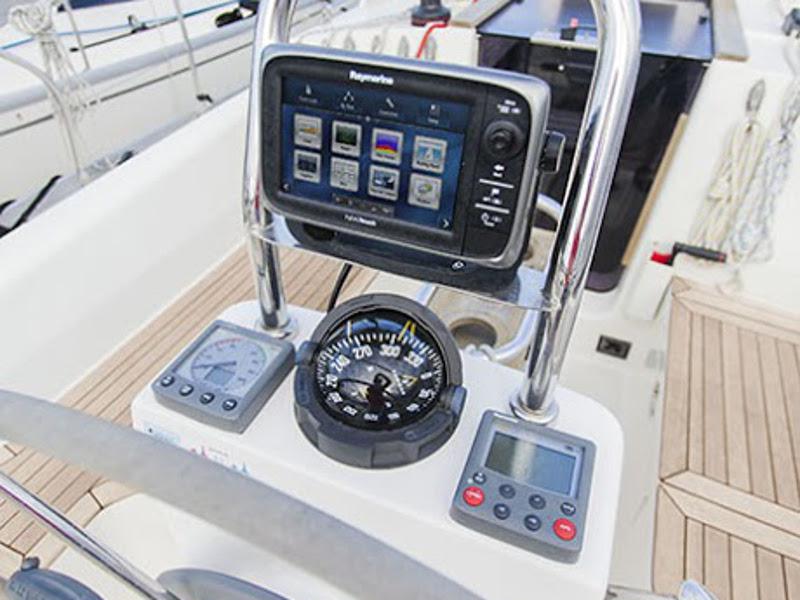 Book yachts online - sailboat - Delphia 31 - LAST MINUTE  - rent