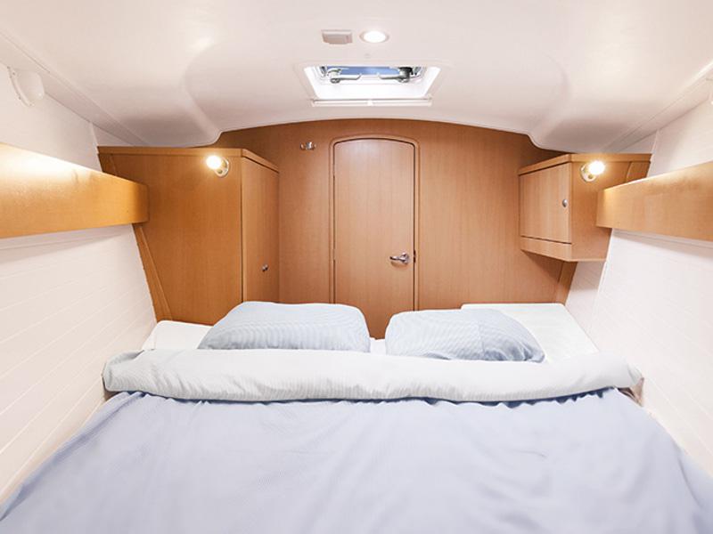 Book yachts online - sailboat - Delphia 37.3 - LE SOLEIL  - rent