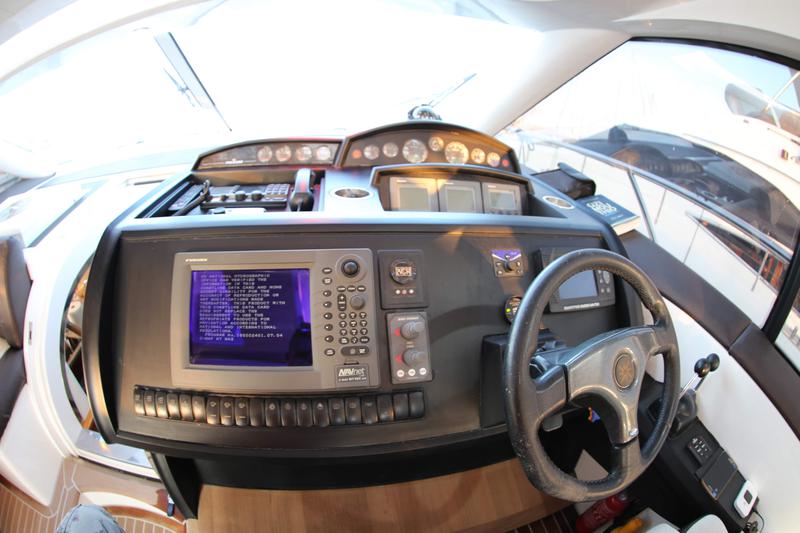 Book yachts online - motorboat - Princess V53 - Princess - rent