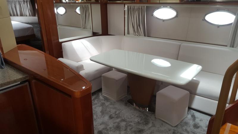 Book yachts online - motorboat - Princess V53 - Princess - rent