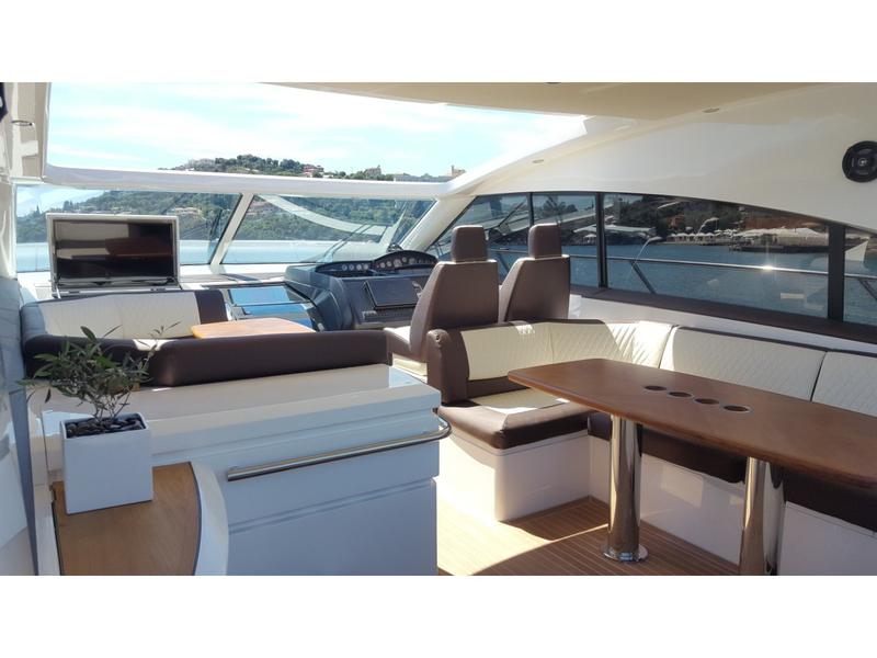 Book yachts online - motorboat - Princess V53 - Princess - rent