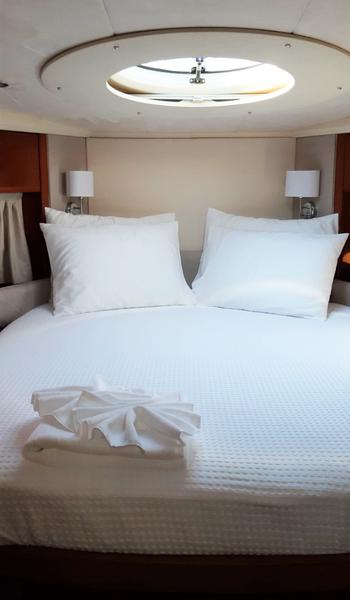 Book yachts online - motorboat - Princess V53 - Princess - rent