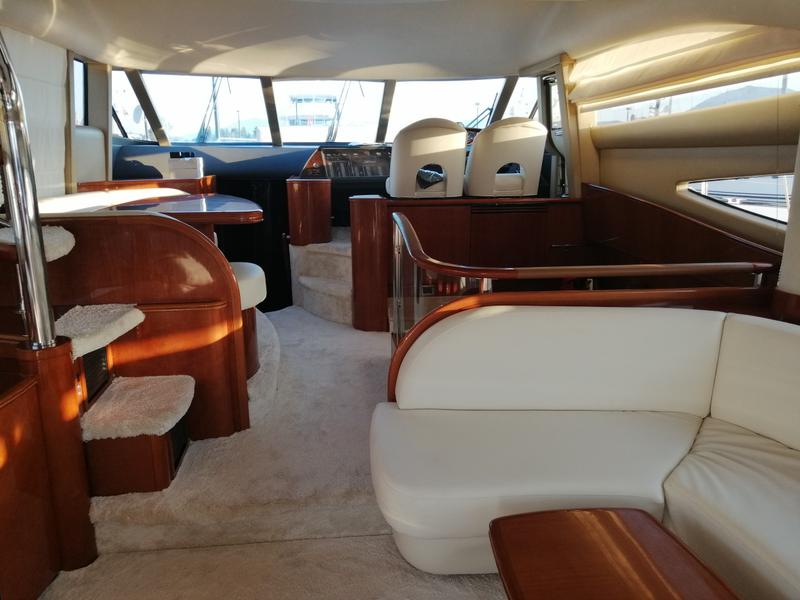 Book yachts online - motorboat - Princess 61 - Allegria - rent
