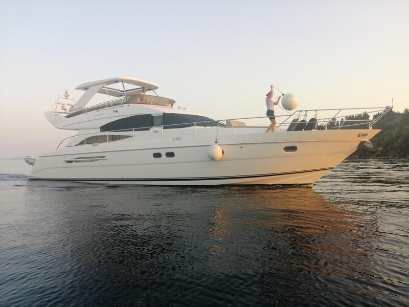 Book yachts online - motorboat - Princess 61 - Allegria - rent