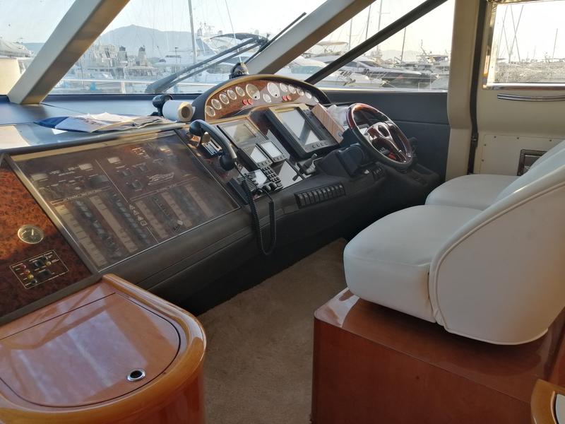 Book yachts online - motorboat - Princess 61 - Allegria - rent