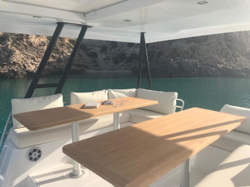 Book yachts online - powercatamaran - Bali 4.3 MY - PHILYA - rent