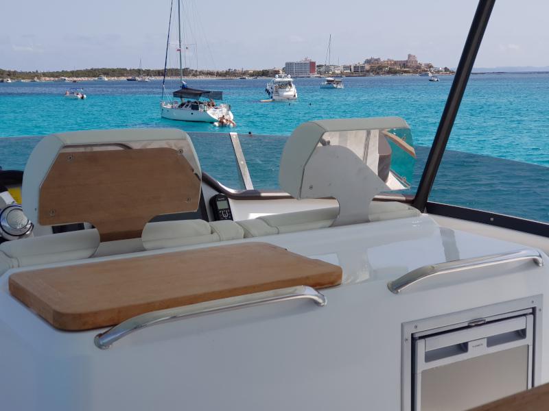 Book yachts online - powercatamaran - Bali 4.3 MY - PHILYA - rent