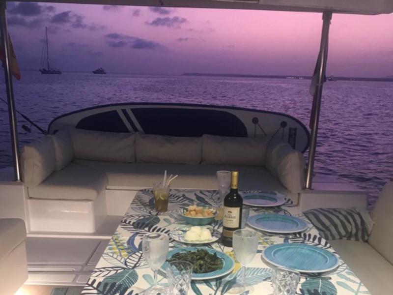 Book yachts online - powercatamaran - Bali 4.3 MY - PHILYA - rent