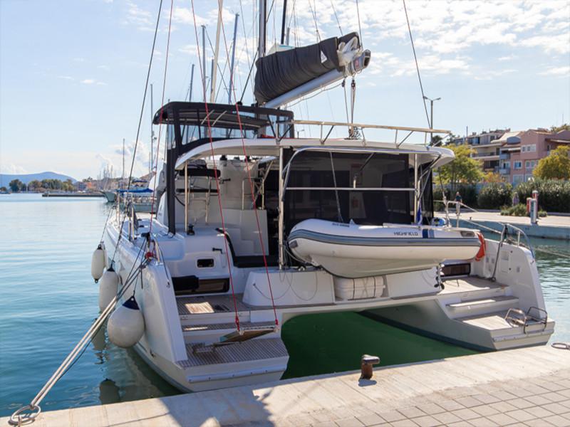Book yachts online - catamaran - Lagoon 42 - Dioni - rent