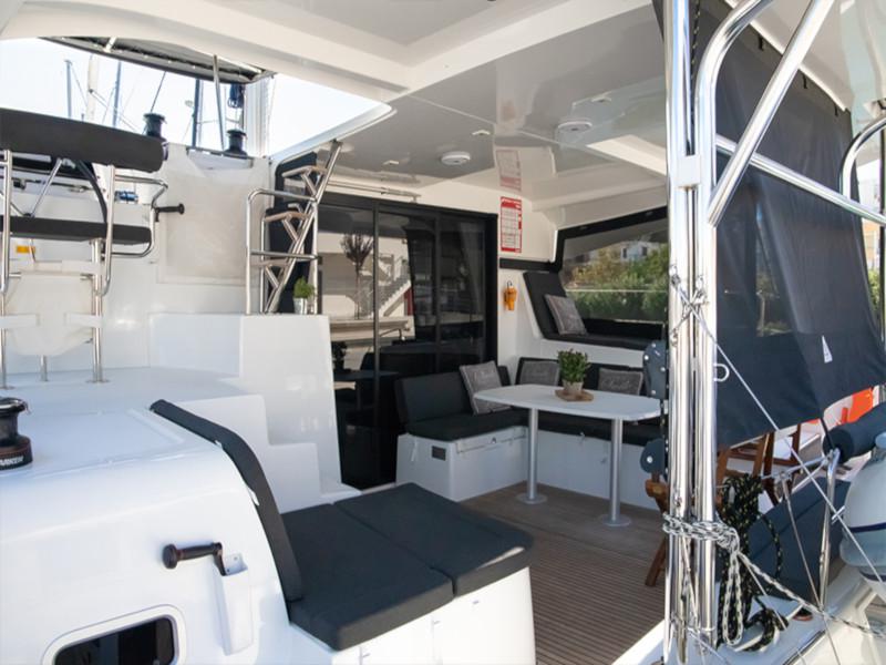 Book yachts online - catamaran - Lagoon 42 - Dioni - rent
