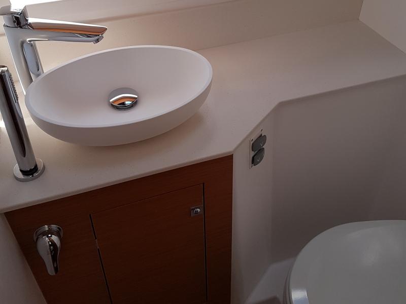 Book yachts online - catamaran - Dufour Catamaran 48 - Albertina II - rent