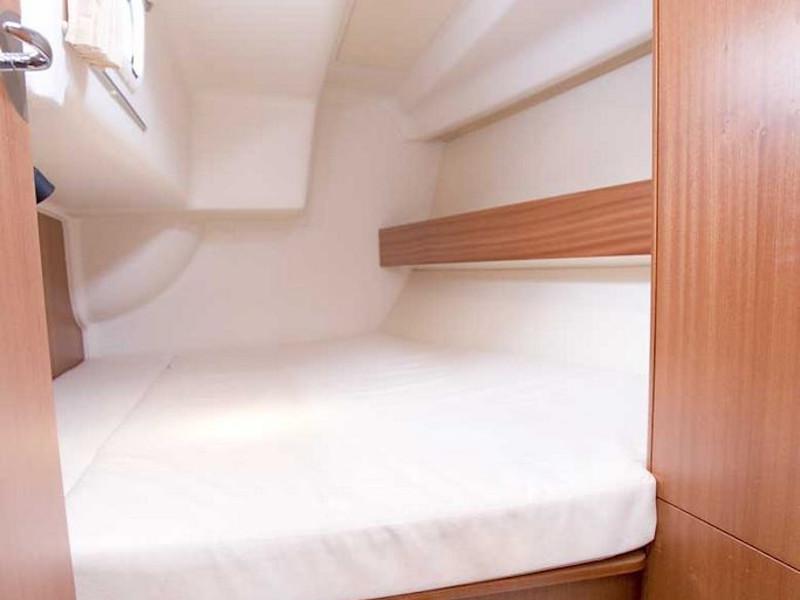 Book yachts online - sailboat - Salona 37 - Four Play - rent