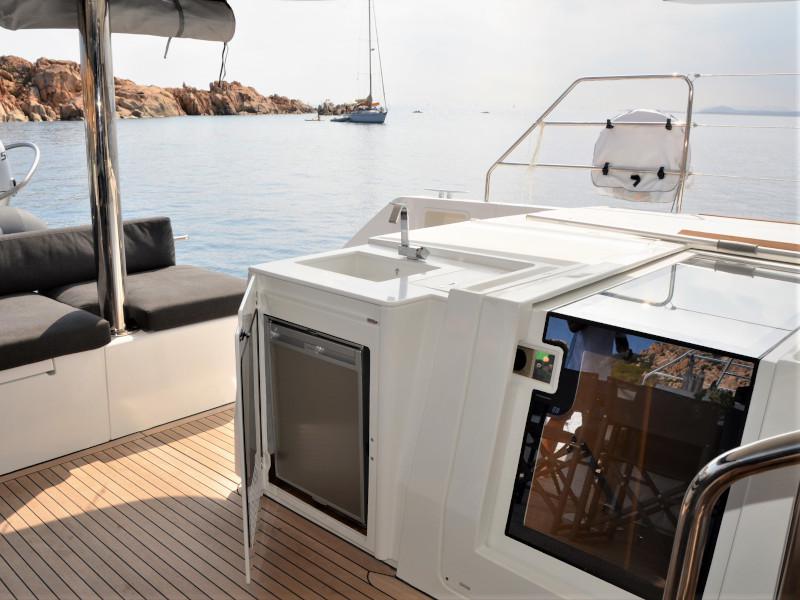 Book yachts online - catamaran - Lagoon 560 - Taipan - rent
