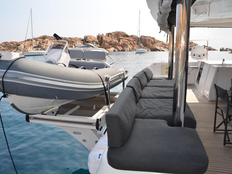 Book yachts online - catamaran - Lagoon 560 - Taipan - rent