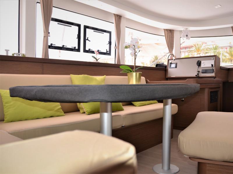 Book yachts online - catamaran - Lagoon 42 - Balute - rent